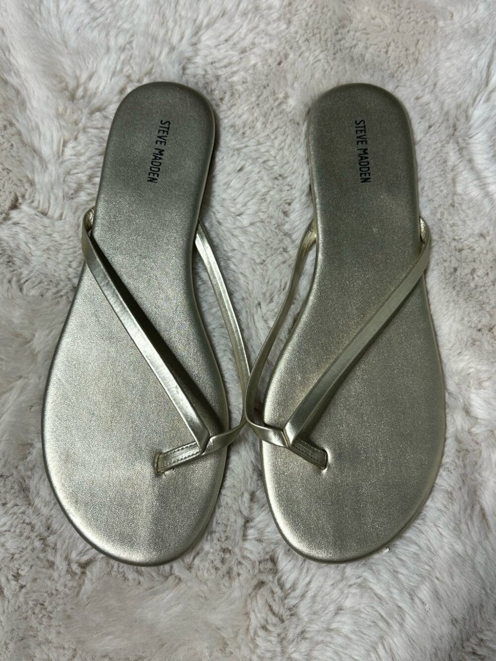 New - Steve Madden Tay Gold Flip Flop Sandals  - 10